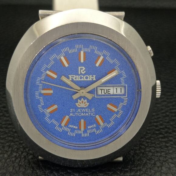 Vintage 1974 Ricoh Automatic Mens Silver Watch W/daydate & Blue accents - Picture 4 of 8